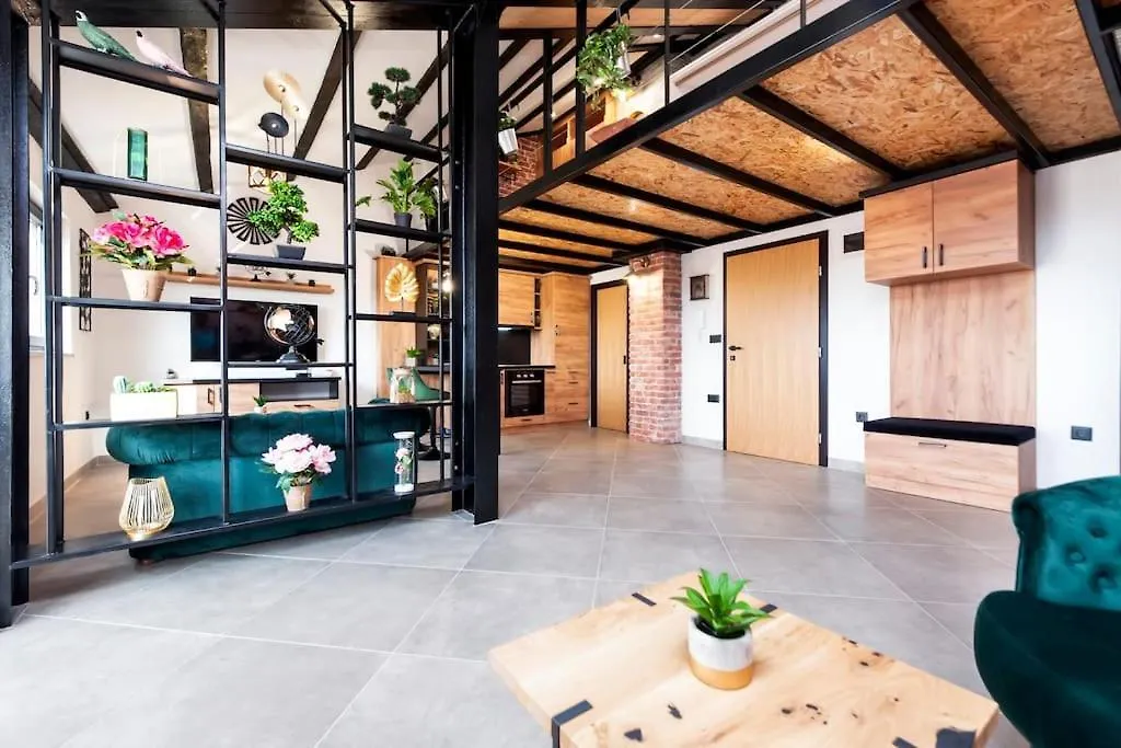 Cosy And Modern Attic Apartment To Enjoy Rovinj! Croatia