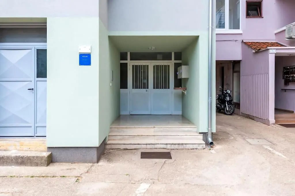 Cosy And Modern Attic Apartment To Enjoy Rovinj! Croacia